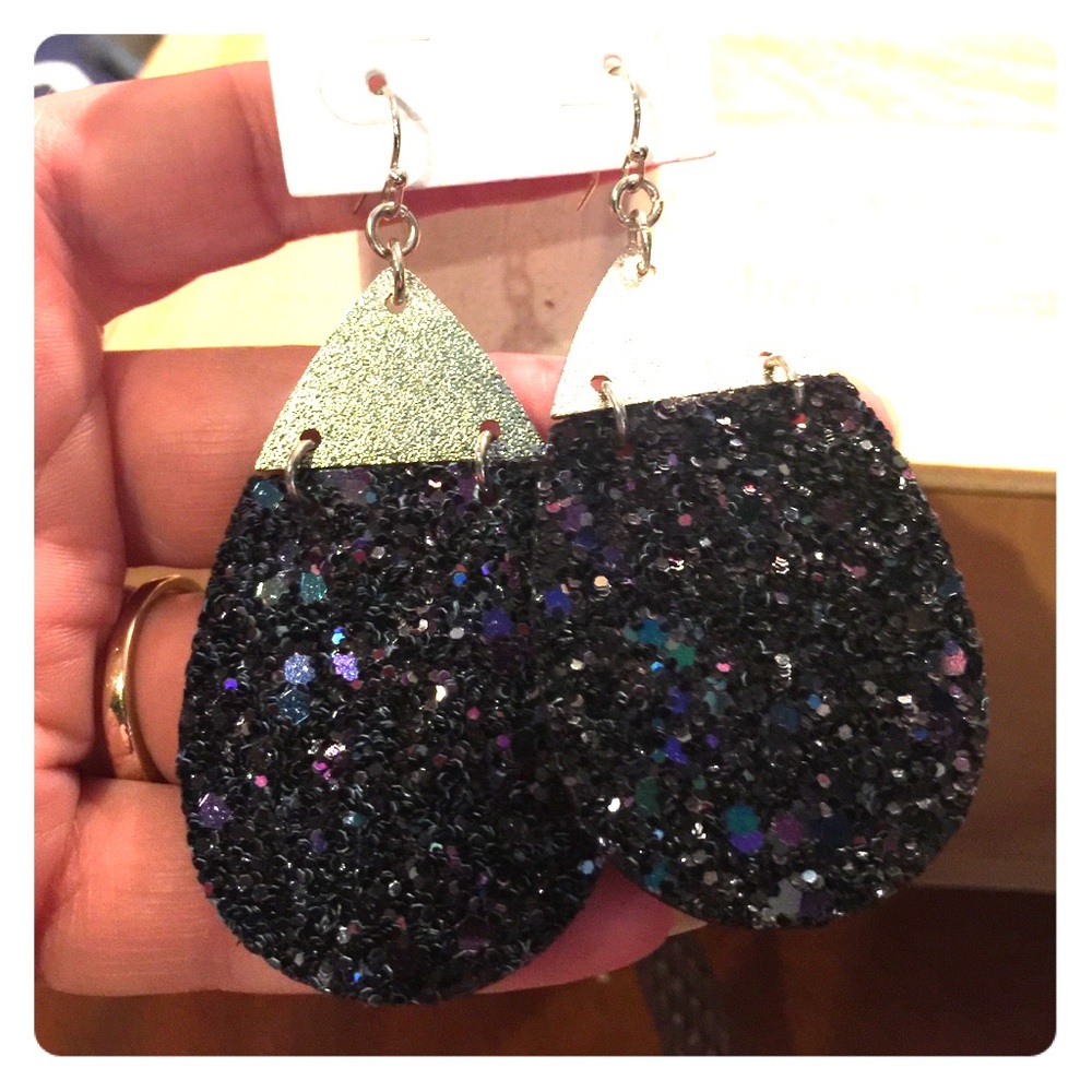 Leather earrings